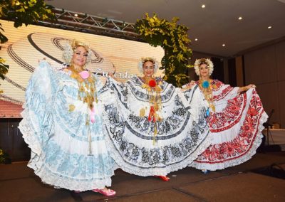 POLLERA ZURCIDA 2DO PUESTO GABRIELA PEREZ DE GARRIDO - 1ER PUESTO MARISIN EPIFANIO - 3ER PUESTO ROSALIA AZCARRAGA DE BORREL