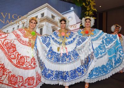 POLLERA SOMBREADA 3ER JOSEFA DE HERRERA - 1ER GISELLE OW YOUNG -  2DO IRLANDA MARTINEZ