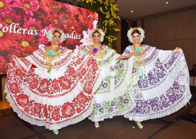 POLLERA MARCADA - 3ER PUESTO FABIOLA GAMBOA - 1ER PUESTO NAIBETH FERRO - 2DO PUESTO MARIA GABRIELA CANO